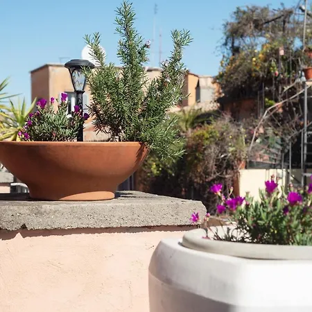 Spanish Steps Corner Apartmán *