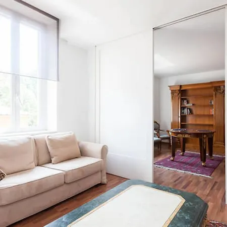 Spanish Steps Corner Řím